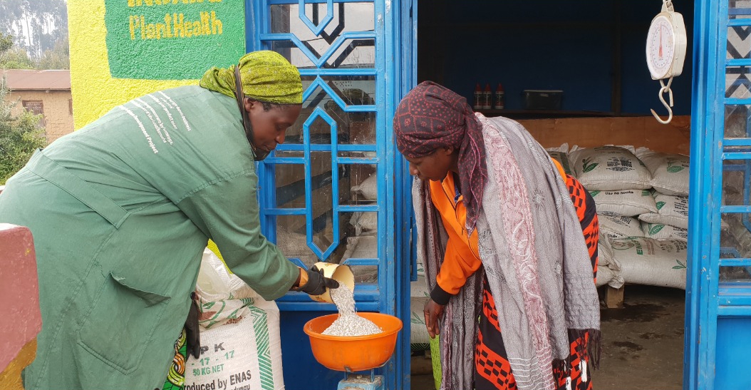 CNFA agro-dealer training program in Rwanda